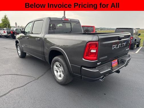 Granite Crystal Metallic Clearcoat 2026 RAM 1500 Big Horn/Lone Star