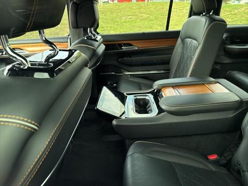 2024 Jeep Grand Wagoneer L Series III 4x4