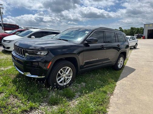 Diamond Black Crystal Pearlcoat 2024 Jeep Grand Cherokee L Laredo