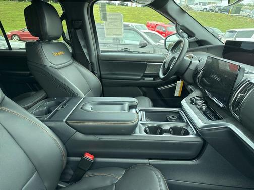 SPACE SILVER METALLIC 2026 Ford Expedition Tremor