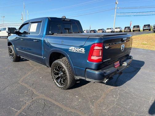 Patriot Blue Pearlcoat 2021 RAM 1500 Limited