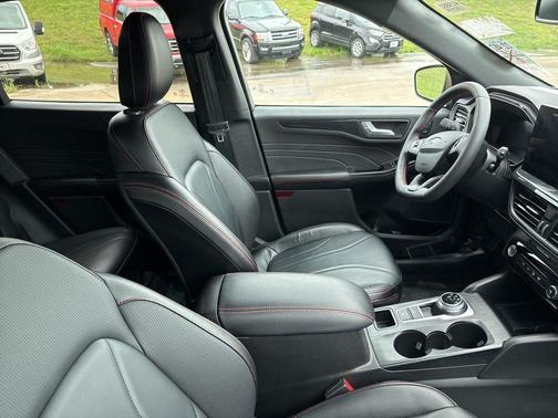 STAR WHITE METALLIC TRI-COAT 2025 Ford Escape ST-Line Elite