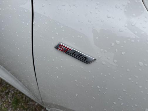 STAR WHITE METALLIC TRI-COAT 2025 Ford Escape ST-Line Elite