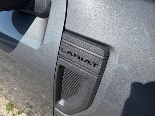 CARBONIZED GRAY METALLIC 2024 Ford Maverick Lariat