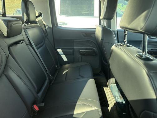 CARBONIZED GRAY METALLIC 2024 Ford Maverick Lariat