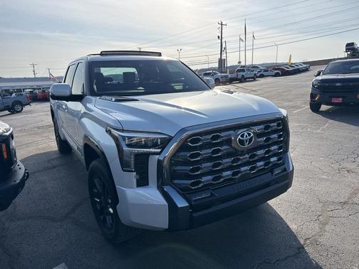 2024 Toyota Tundra Hybrid Platinum