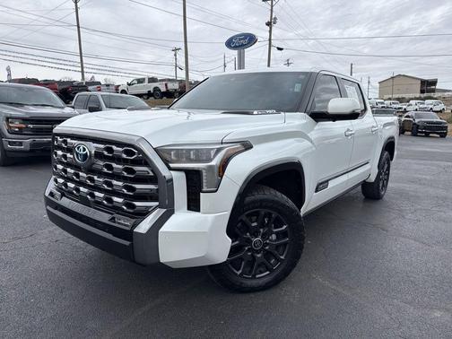 2024 Toyota Tundra Hybrid Platinum