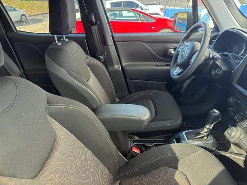 2023 Jeep Renegade Upland