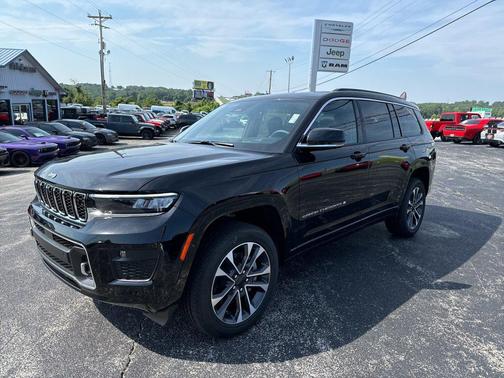 Diamond Black Crystal Pearlcoat 2024 Jeep Grand Cherokee L Overland