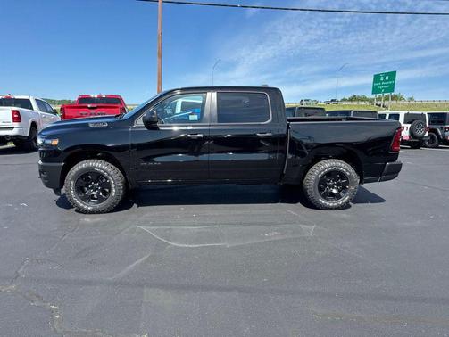 Diamond Black Crystal Pearlcoat 2026 RAM 1500 Warlock Crew Cab 4x4 5'7' Box
