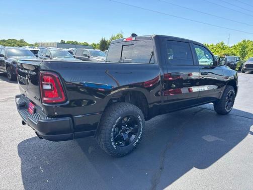 Diamond Black Crystal Pearlcoat 2026 RAM 1500 Warlock Crew Cab 4x4 5'7' Box