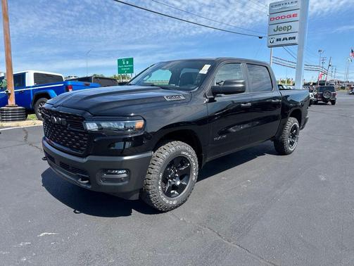 Diamond Black Crystal Pearlcoat 2026 RAM 1500 Warlock Crew Cab 4x4 5'7' Box