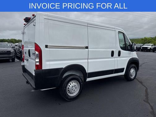 Bright White Clearcoat 2026 RAM ProMaster 1500 Low Roof