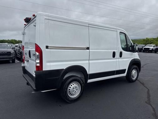 Bright White Clearcoat 2026 RAM ProMaster 1500 Low Roof