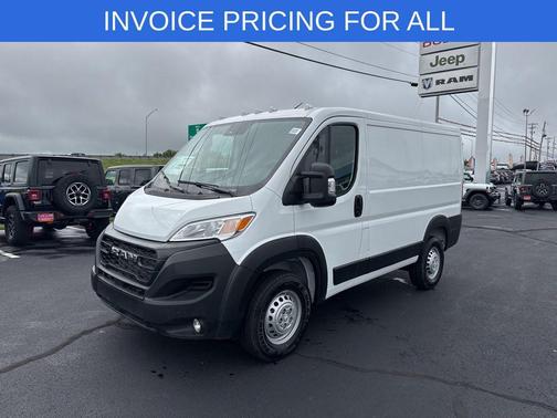 Bright White Clearcoat 2026 RAM ProMaster 1500 Low Roof