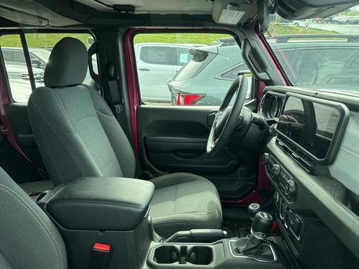 Limited Edition Tuscadero Pearlcoat 2024 Jeep Wrangler Sport S