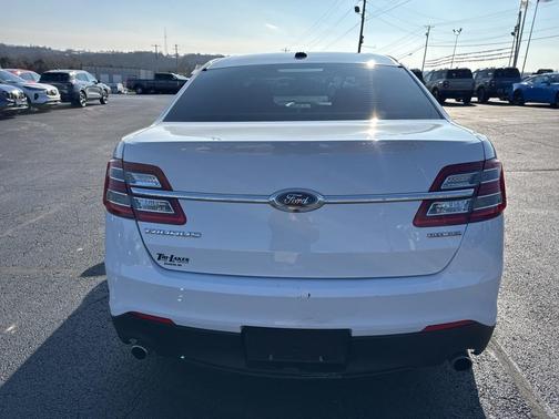 2018 Ford Taurus SE