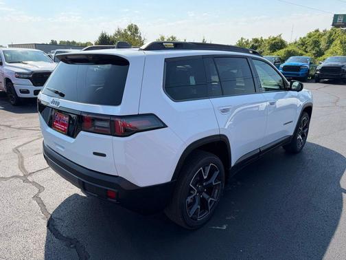 Bright White Clearcoat 2026 Jeep Cherokee Overland