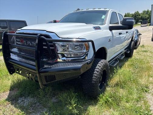 2023 RAM 3500 Tradesman Crew Cab 4x4 8' Box