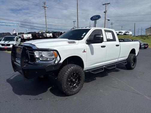 2023 RAM 3500 Tradesman Crew Cab 4x4 8' Box