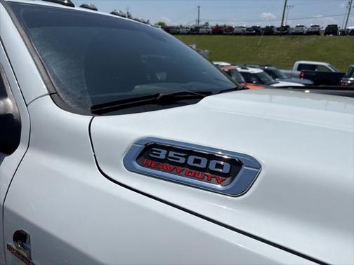 2023 RAM 3500 Tradesman Crew Cab 4x4 8' Box