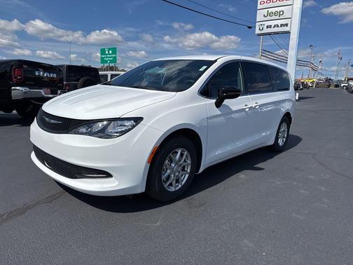 2026 Chrysler Voyager LX