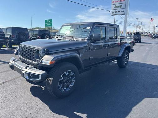 Granite Crystal Metallic Clearcoat 2026 Jeep Gladiator Sahara 4x4