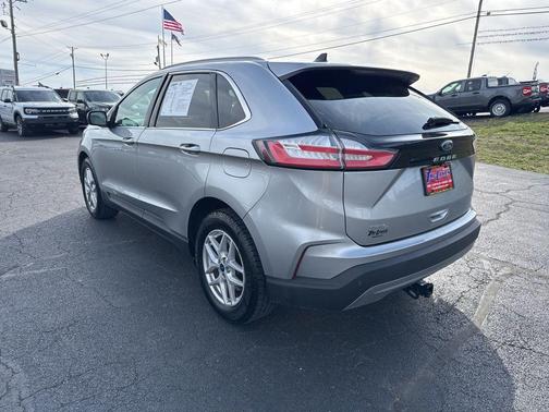 ICONIC SILVER 2021 Ford Edge SEL