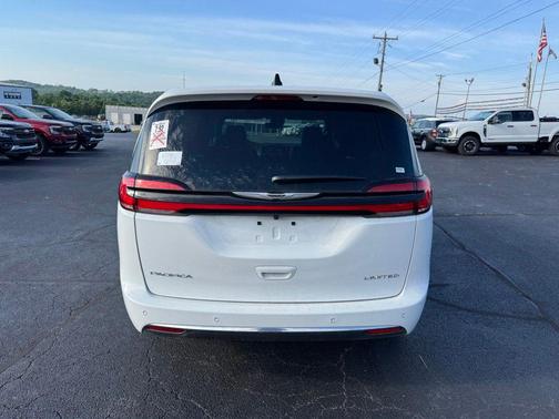 Bright White Clearcoat 2026 Chrysler Pacifica Limited