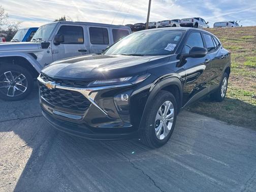 2025 Chevrolet Trax LS