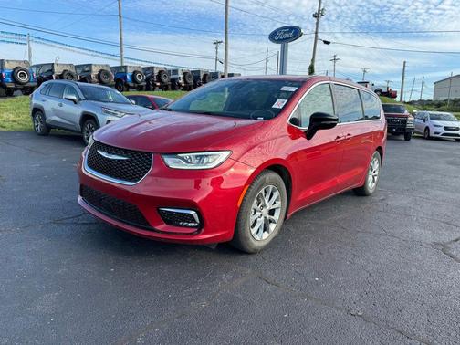 Red Hot Pearlcoat 2026 Chrysler Pacifica Limited