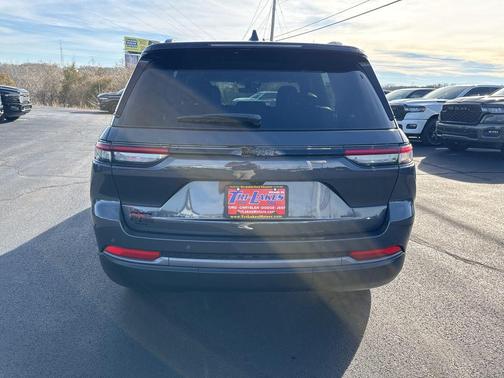 2026 Jeep Grand Cherokee Altitude