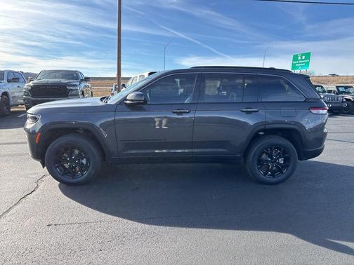 2026 Jeep Grand Cherokee Altitude