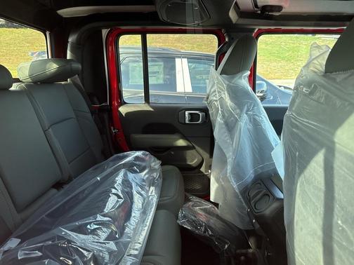 2026 Jeep Gladiator Mojave X 4x4