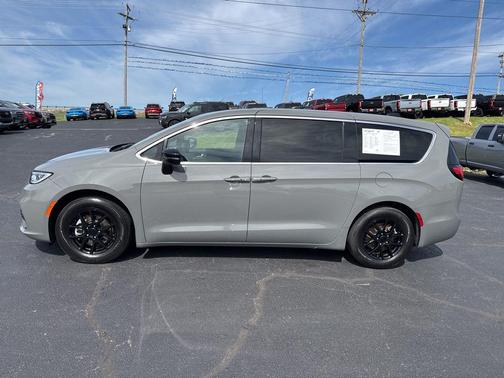 Ceramic Gray Clearcoat 2025 Chrysler Pacifica L