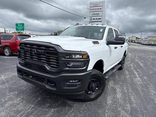 2025 RAM 2500 Tradesman Crew Cab 4x4 6'4' Box
