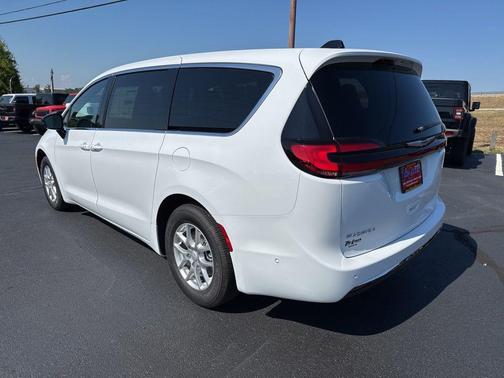 2025 Chrysler Pacifica L