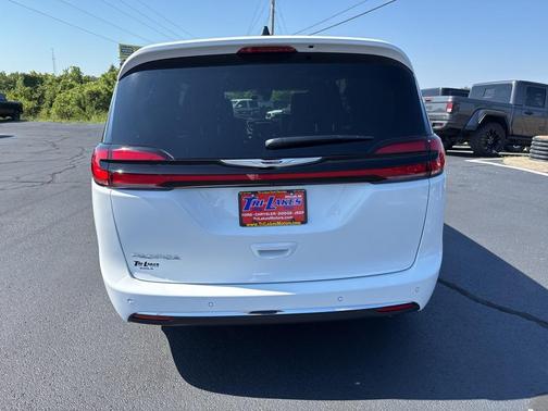 2025 Chrysler Pacifica L