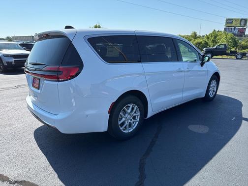 2025 Chrysler Pacifica L