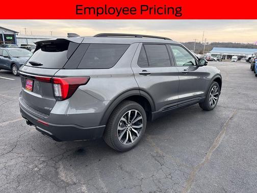 CARBONIZED GRAY METALLIC 2026 Ford Explorer ST-Line