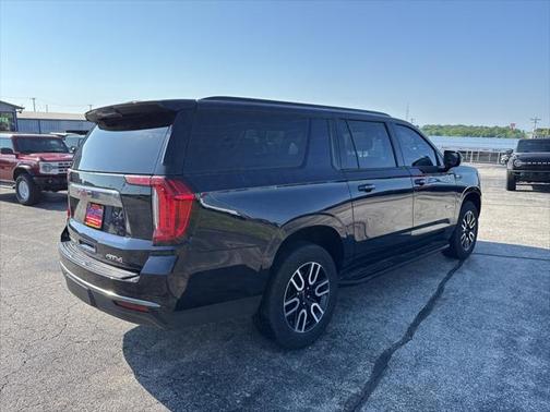 2024 GMC Yukon XL 4WD AT4