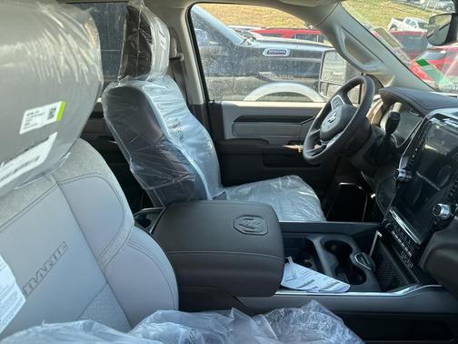 2026 RAM 3500 Laramie Crew Cab 4x4 8' Box