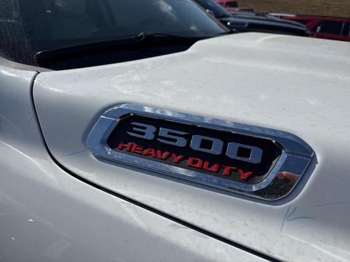 2026 RAM 3500 Laramie Crew Cab 4x4 8' Box