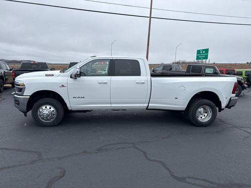 Bright White Clearcoat 2026 RAM 3500 Laramie Crew Cab 4x4 8' Box