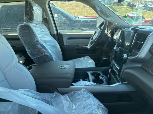 2026 RAM 3500 Laramie Crew Cab 4x4 8' Box