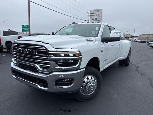 Bright White Clearcoat 2026 RAM 3500 Laramie Crew Cab 4x4 8' Box