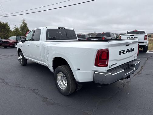 Bright White Clearcoat 2026 RAM 3500 Laramie Crew Cab 4x4 8' Box