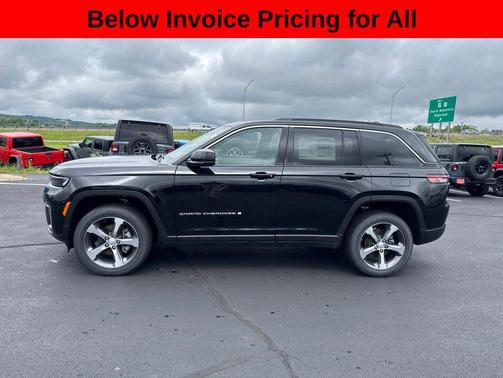 Diamond Black Crystal Pearlcoat 2026 Jeep Grand Cherokee Limited
