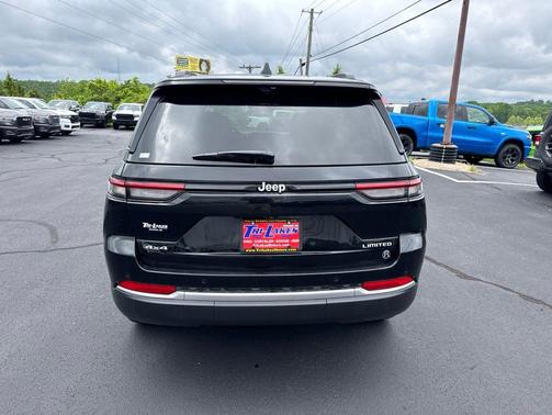 Diamond Black Crystal Pearlcoat 2026 Jeep Grand Cherokee Limited