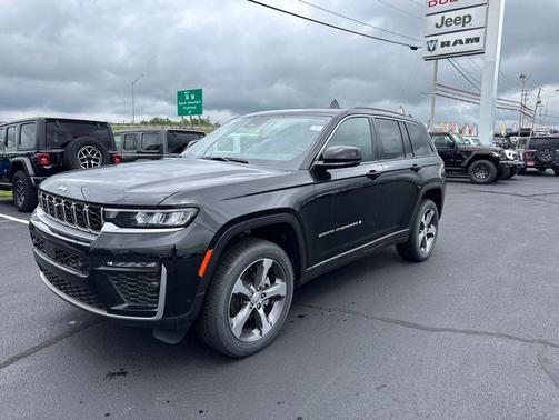 Diamond Black Crystal Pearlcoat 2026 Jeep Grand Cherokee Limited